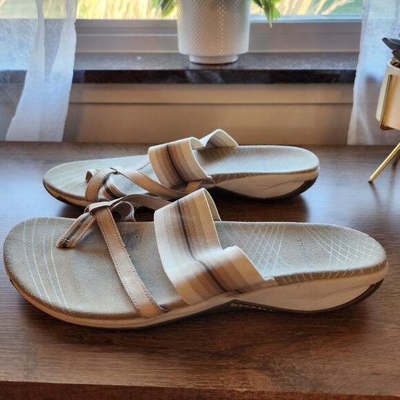 Merrell Size 11 Tan Slip On Casual Sandals - Picture 5 of 10